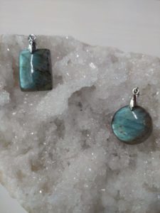 Petits pendentifs labradorite