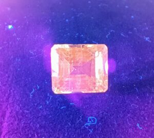 hiddenite sous uv