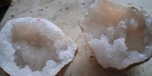 Géode de cristal de roche du Maroc